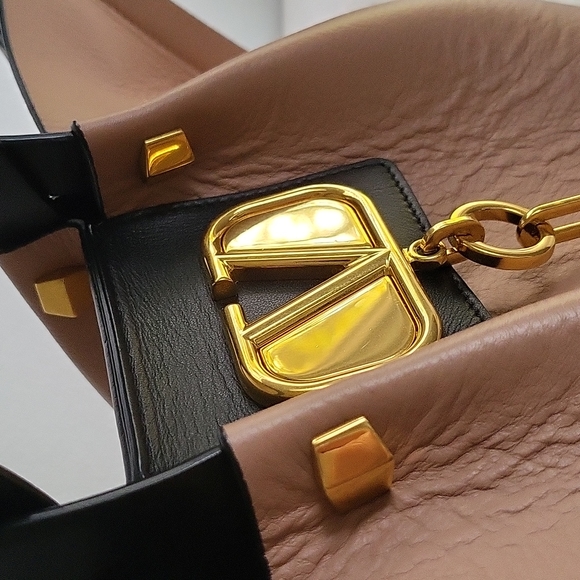 Valentino Garavani authentic beige leather tote/satchel - Picture 6 of 14